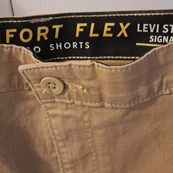 Levi Strauss Signature Men's Ultimate Cargo Shorts American Khaki (Size 46) - Picture 3 of 5